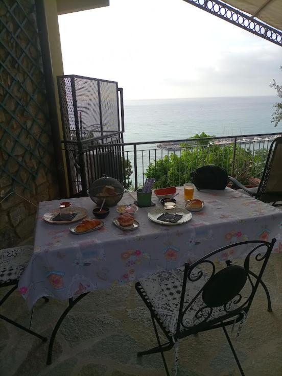 B&B Nido Sul Mare Алассіо Екстер'єр фото